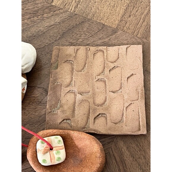 Santa Wood Sign Hand Painted/Red Clay Santa Rudolph Luminary Votive Holder VTG - Picture 15 of 16